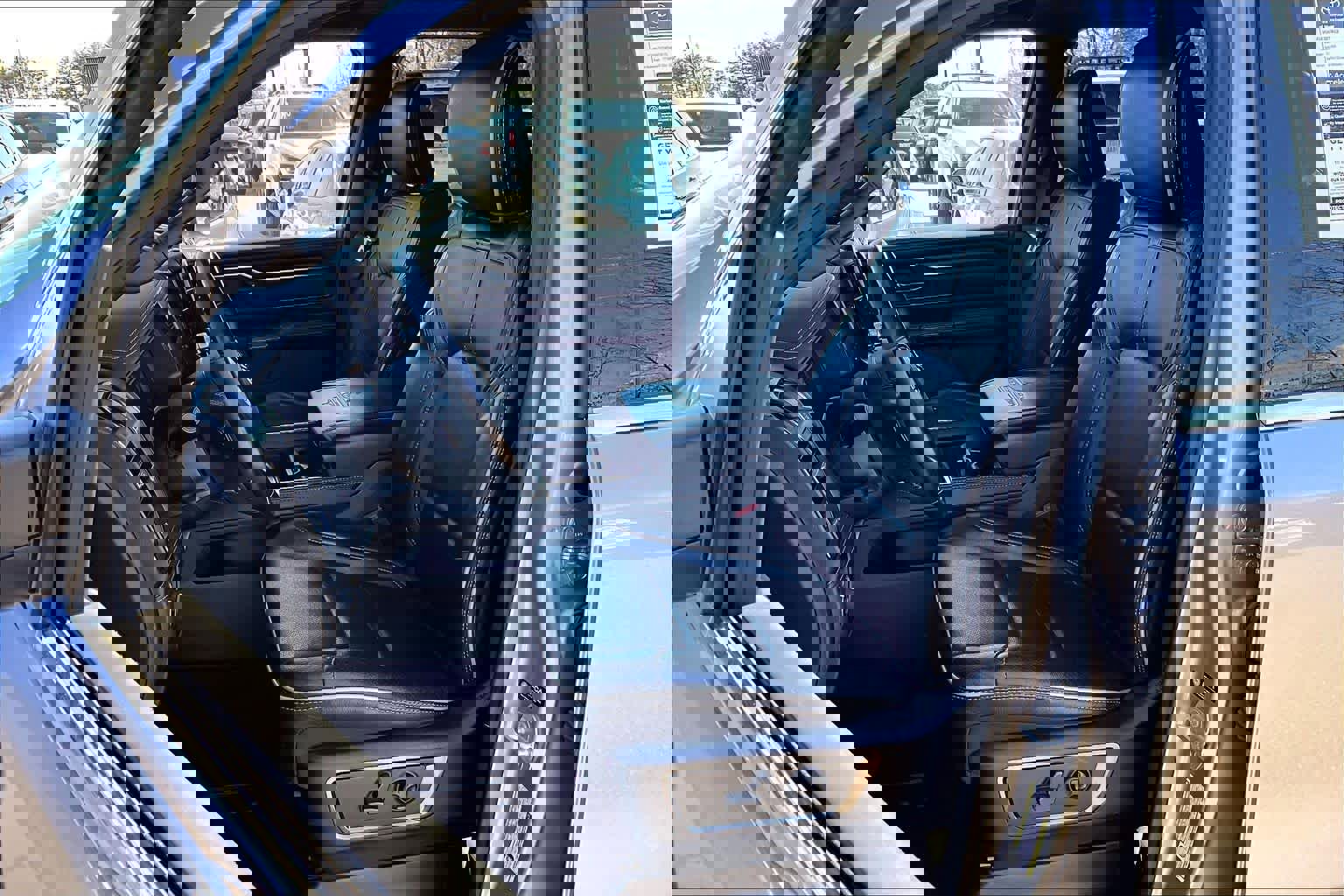 Used 2023 RAM 1500 Limited w/ Bed Utility Group image 9