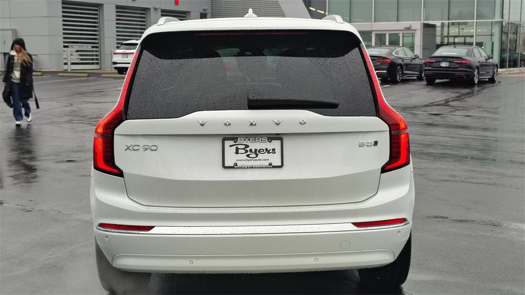 New 2026 Volvo XC90 B5 Plus image 32