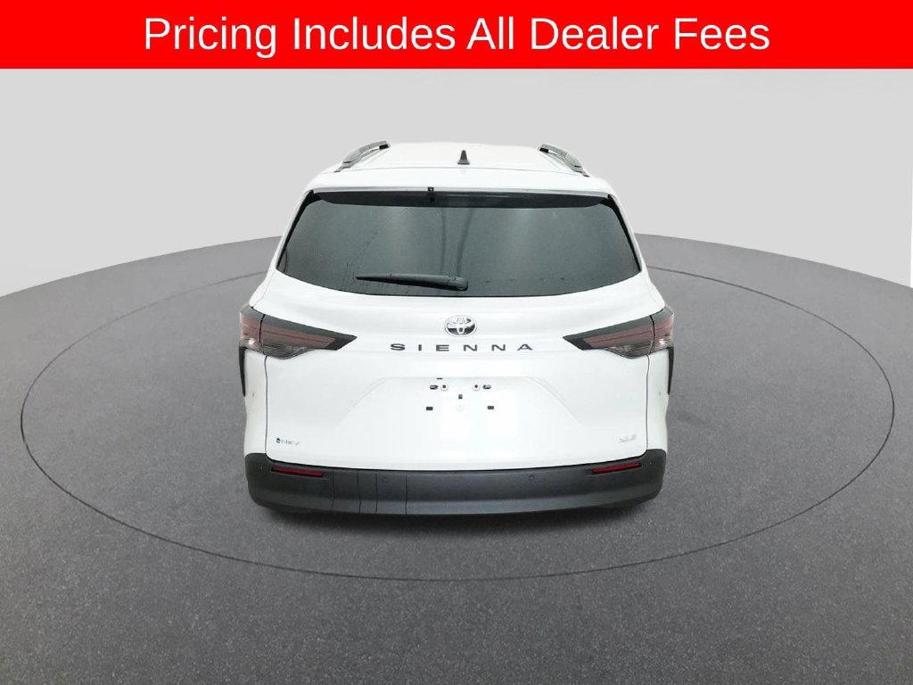 New 2026 Toyota Sienna XLE FWD image 7