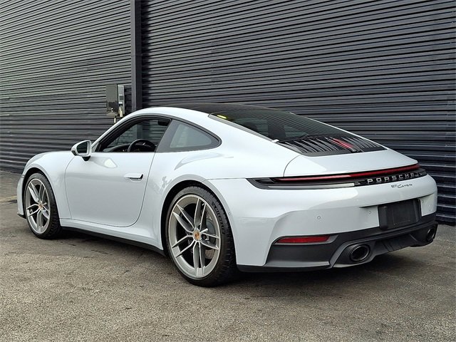 Used 2025 Porsche 911 Carrera image 3