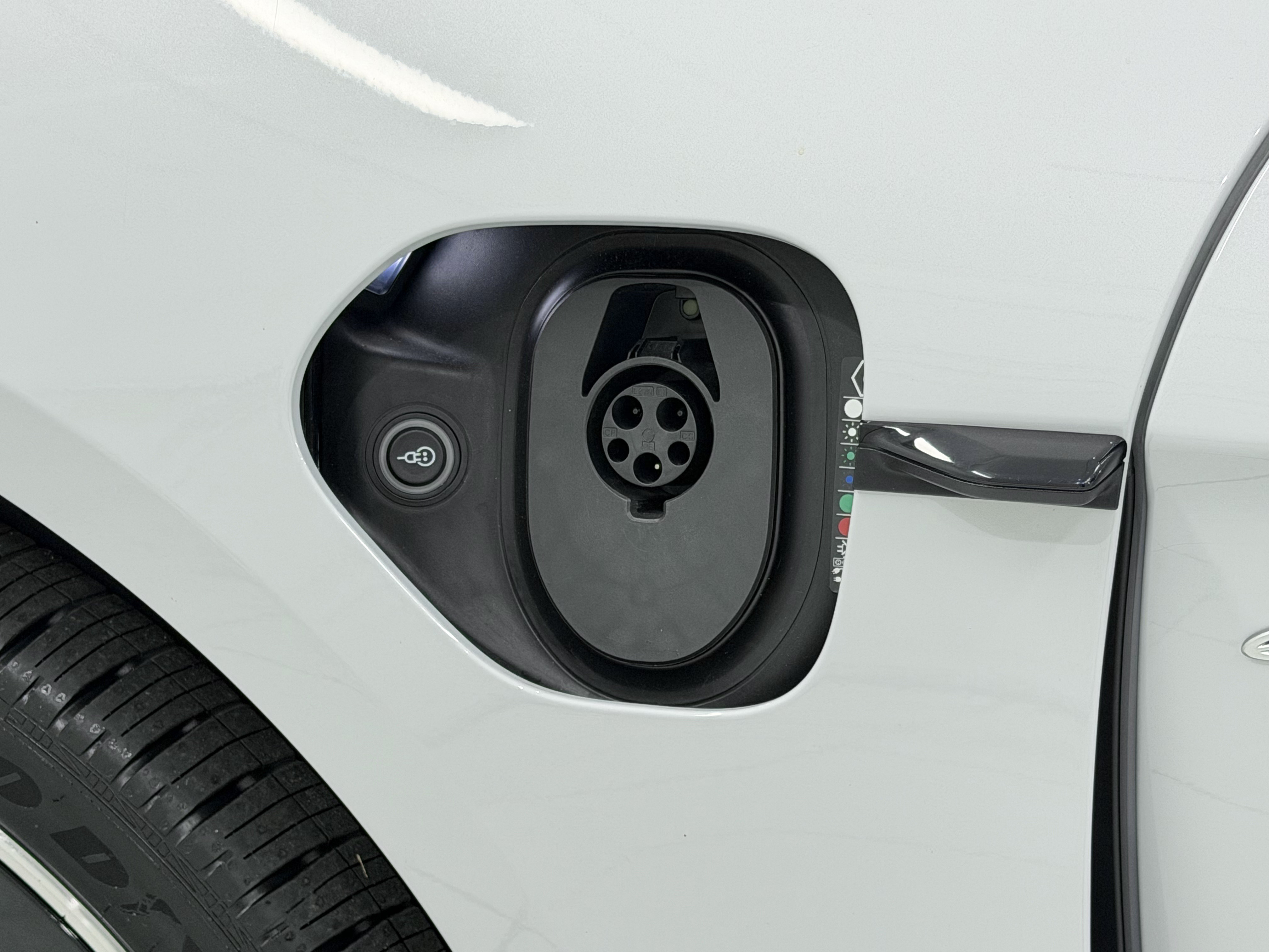 Certified 2025 Porsche Taycan RWD image 69