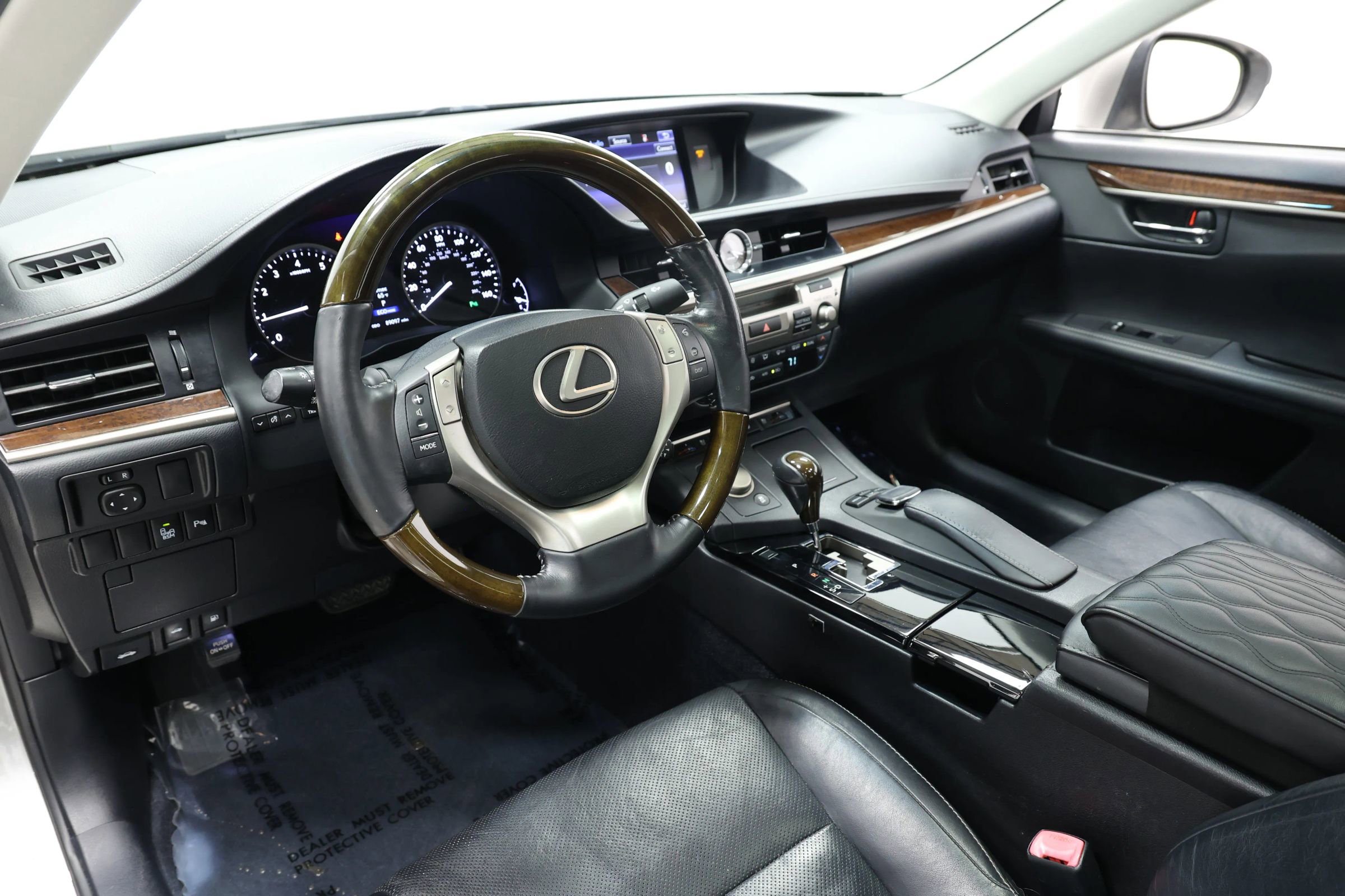 Used 2015 Lexus ES 350 w/ Luxury Package FWD image 2