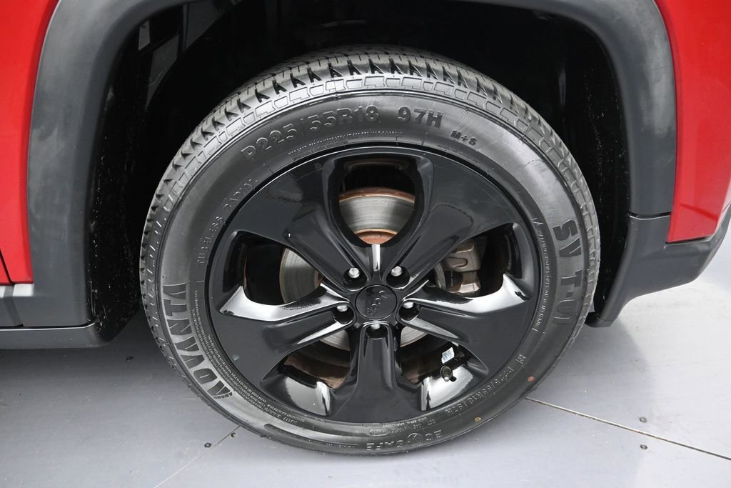 Used 2019 Jeep Compass Latitude FWD image 9