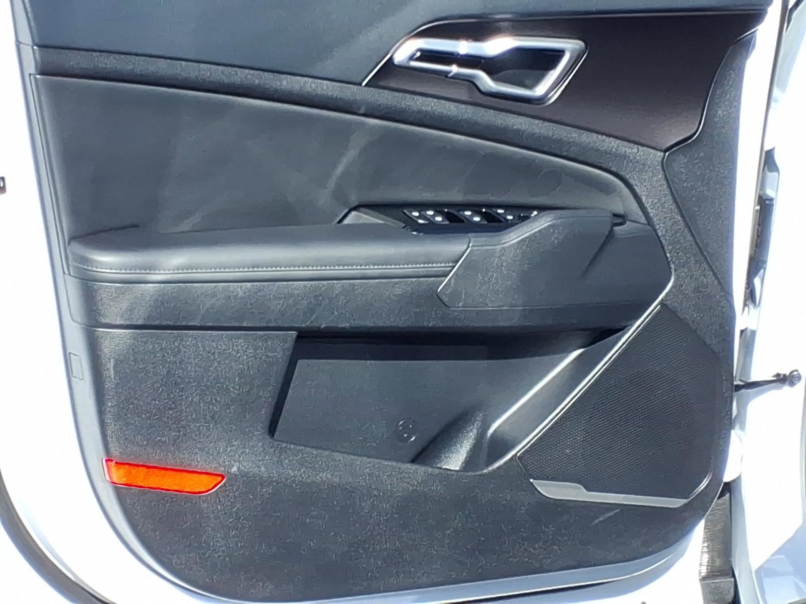 Used 2025 Kia Sportage EX image 15