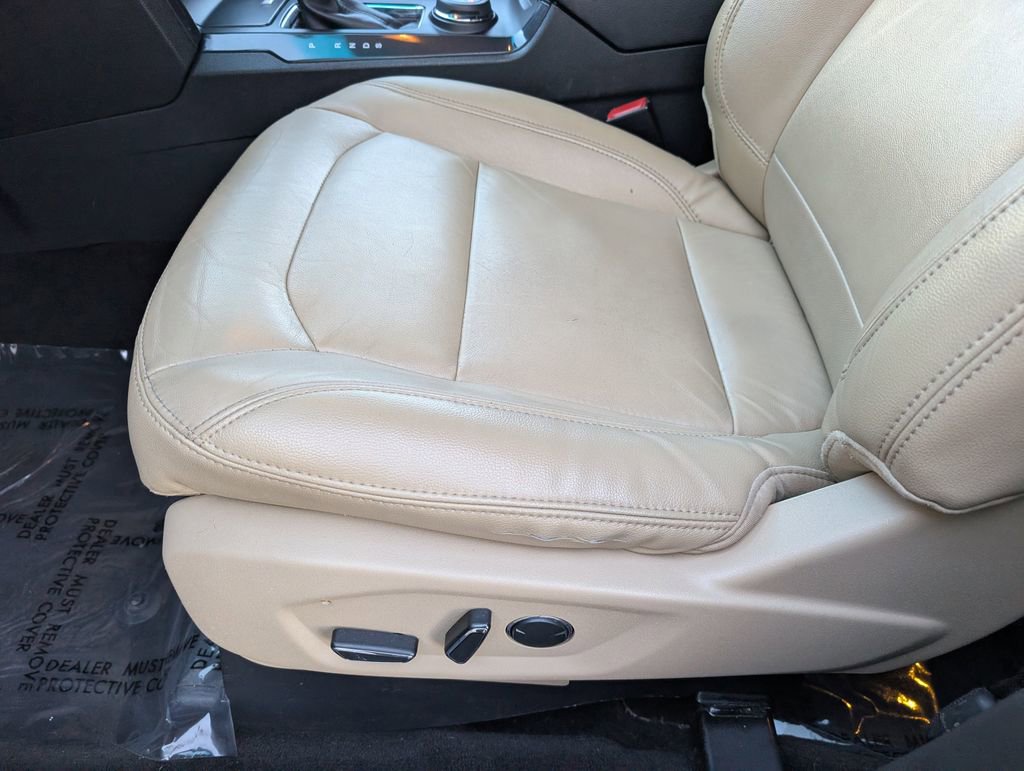 Used 2016 Ford Explorer XLT w/ Equipment Group 202A image 19