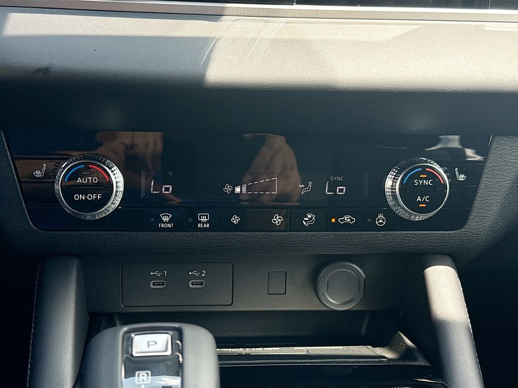 New 2026 Mitsubishi Outlander LE FWD image 16