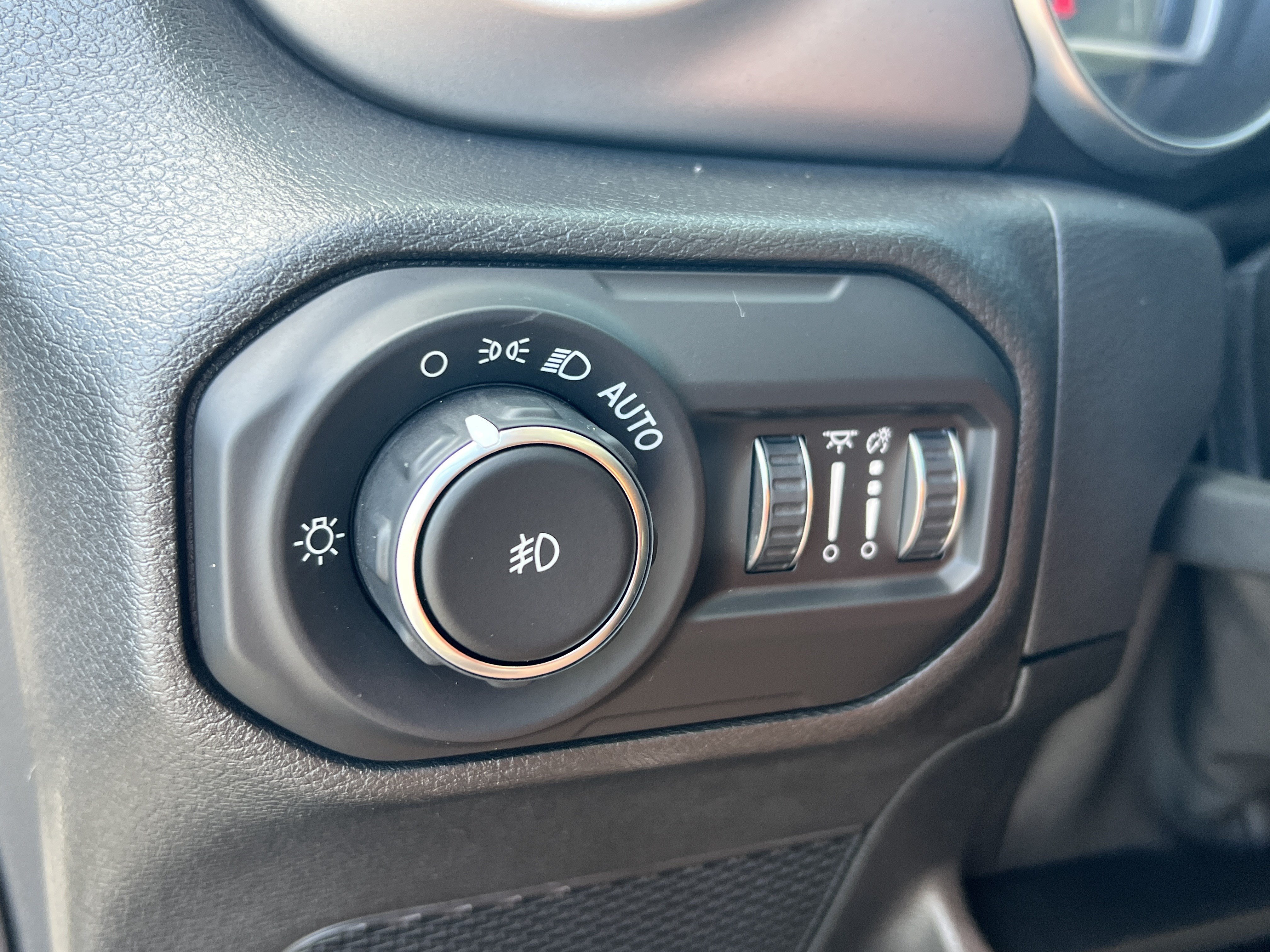Used 2021 Jeep Wrangler Sport AWD/4WD image 28