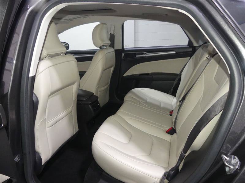 Used 2016 Ford Fusion Titanium FWD image 27