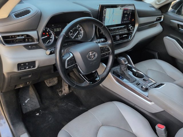 Certified 2021 Toyota Highlander Limited image 14
