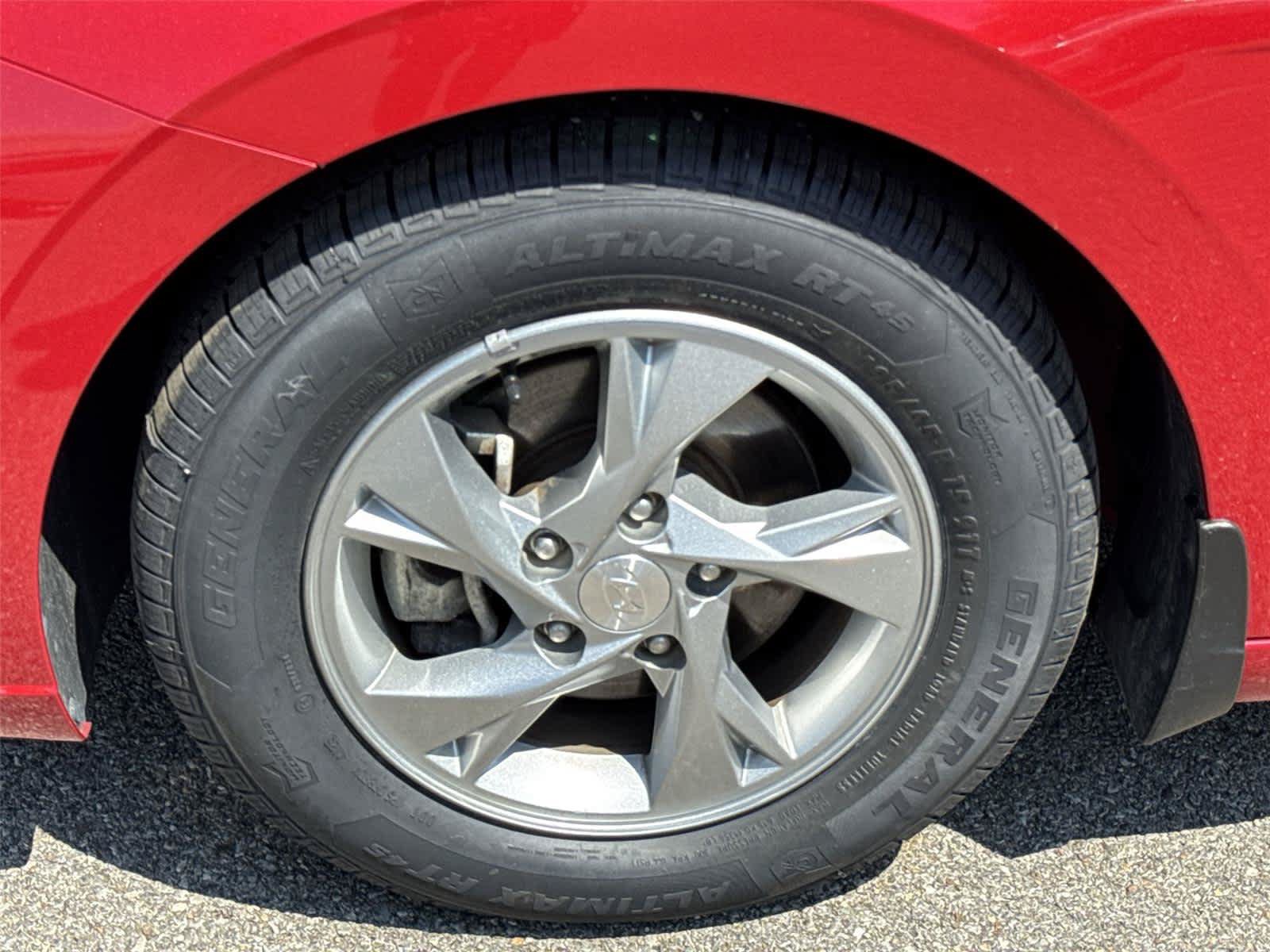 Used 2023 Hyundai Elantra SE FWD image 10
