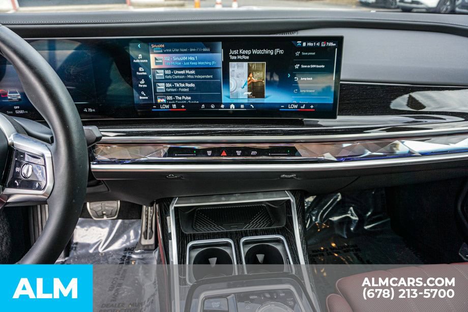 Used 2025 BMW i7 eDrive50 w/ M Sport Package image 42