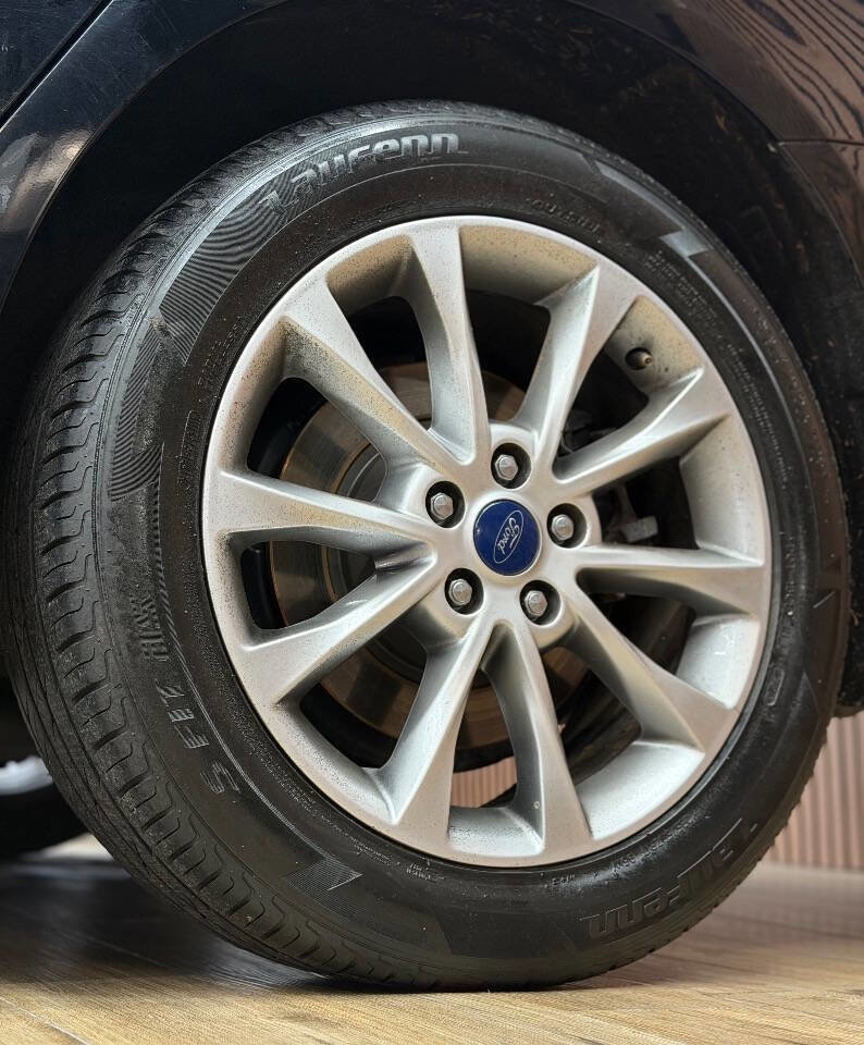 Used 2017 Ford Fusion SE image 11