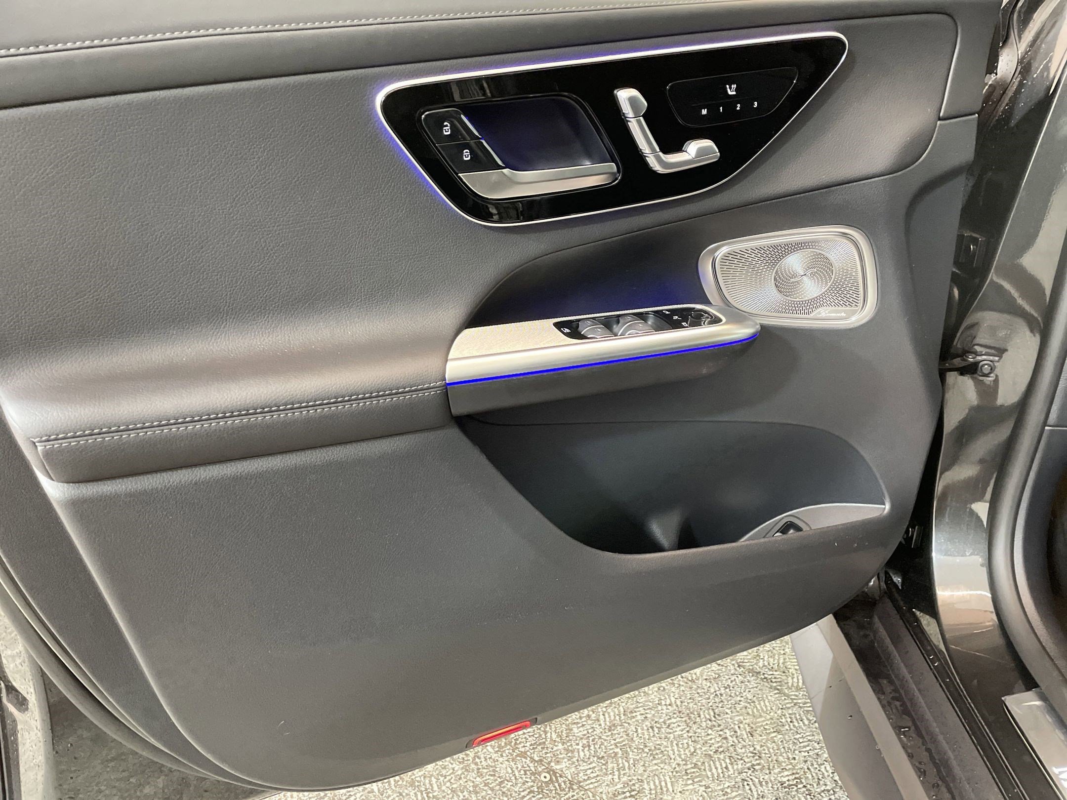 Certified 2025 Mercedes-Benz GLC 300 image 11