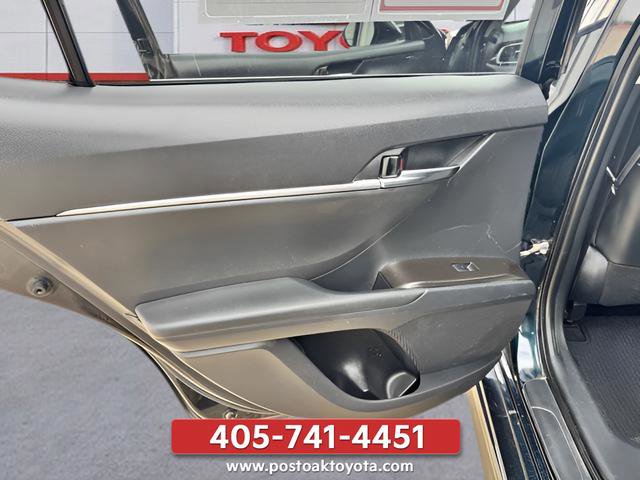 Used 2021 Toyota Camry SE w/ Convenience Package FWD image 18