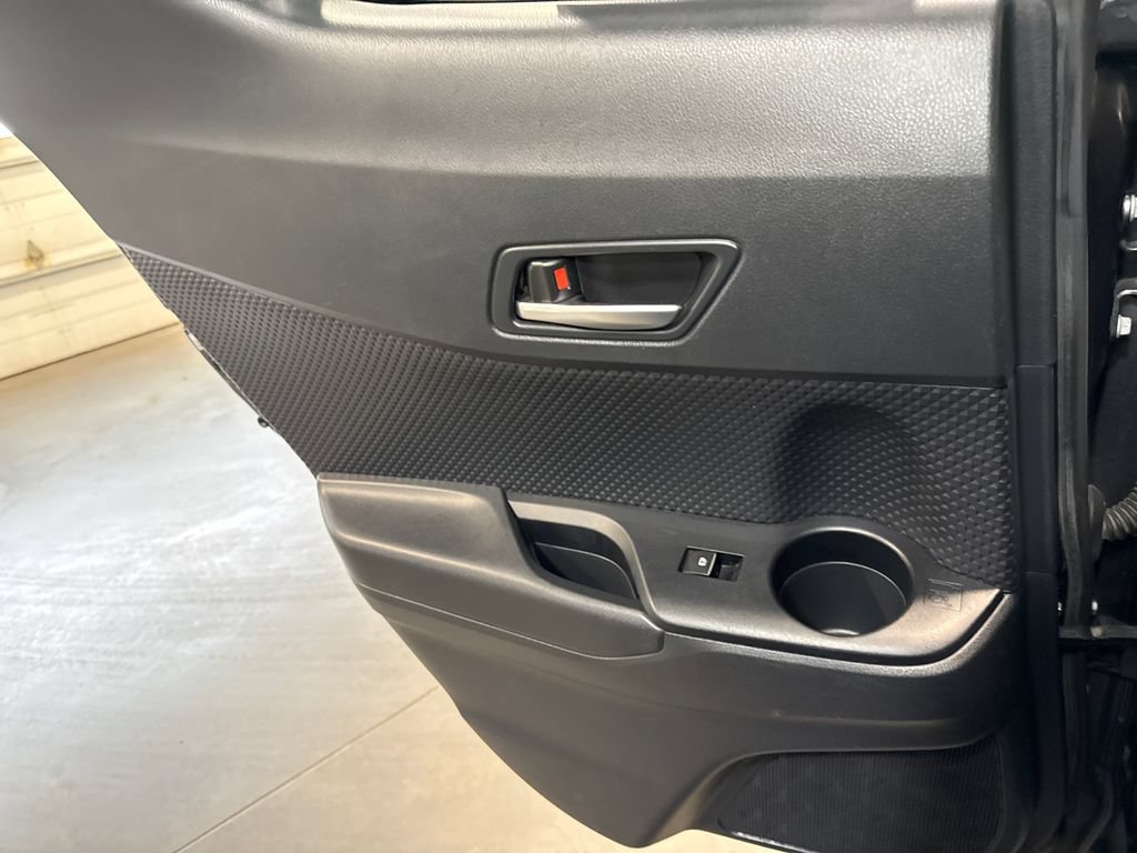 Used 2018 Toyota C-HR XLE FWD image 10