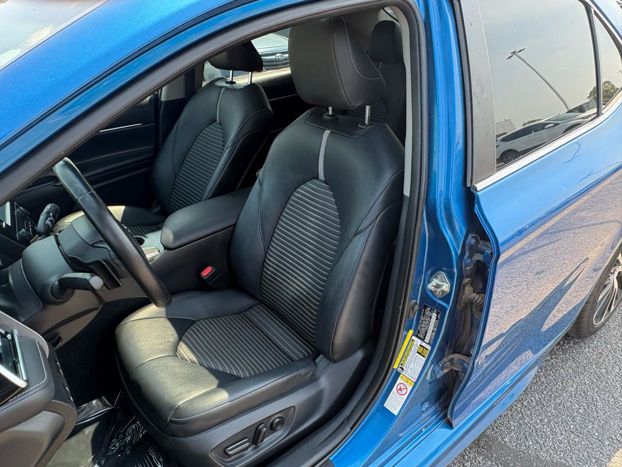 Used 2018 Toyota Camry SE w/ Moonroof Package FWD image 22