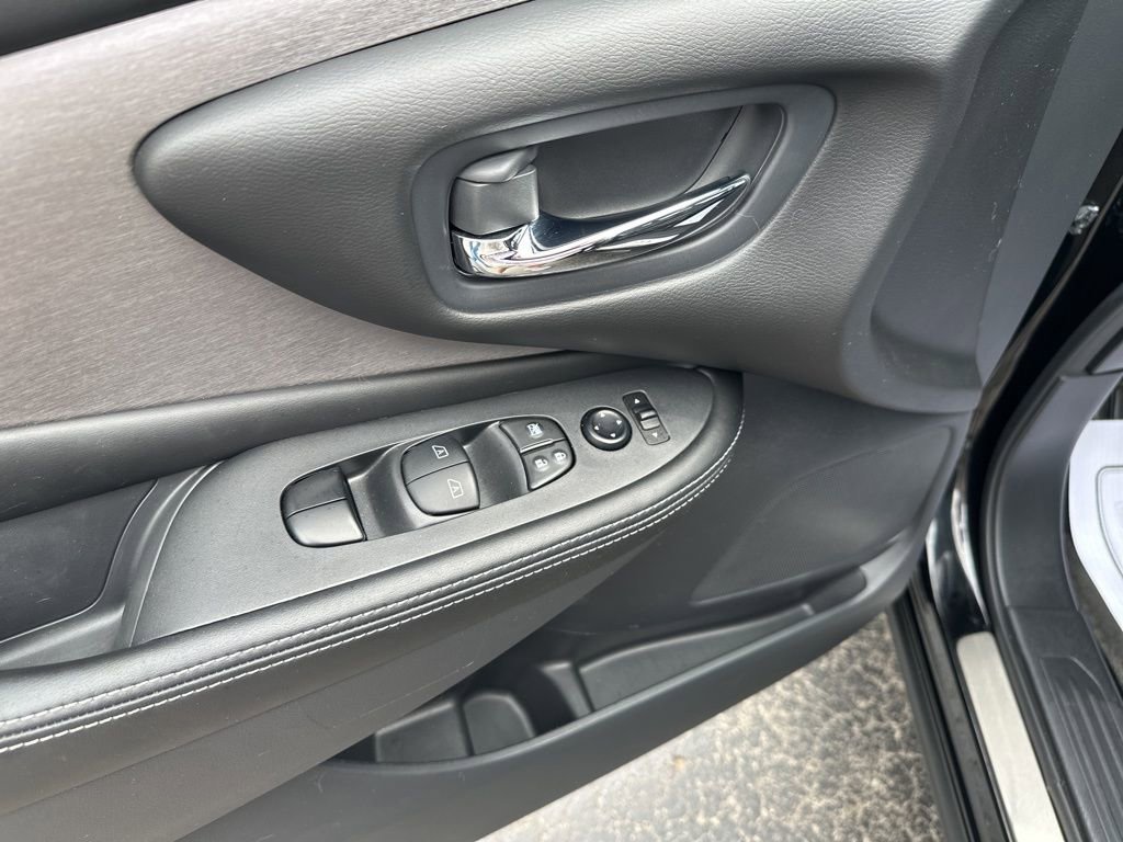 Used 2024 Nissan Murano SV w/ SV Midnight Edition Package image 14