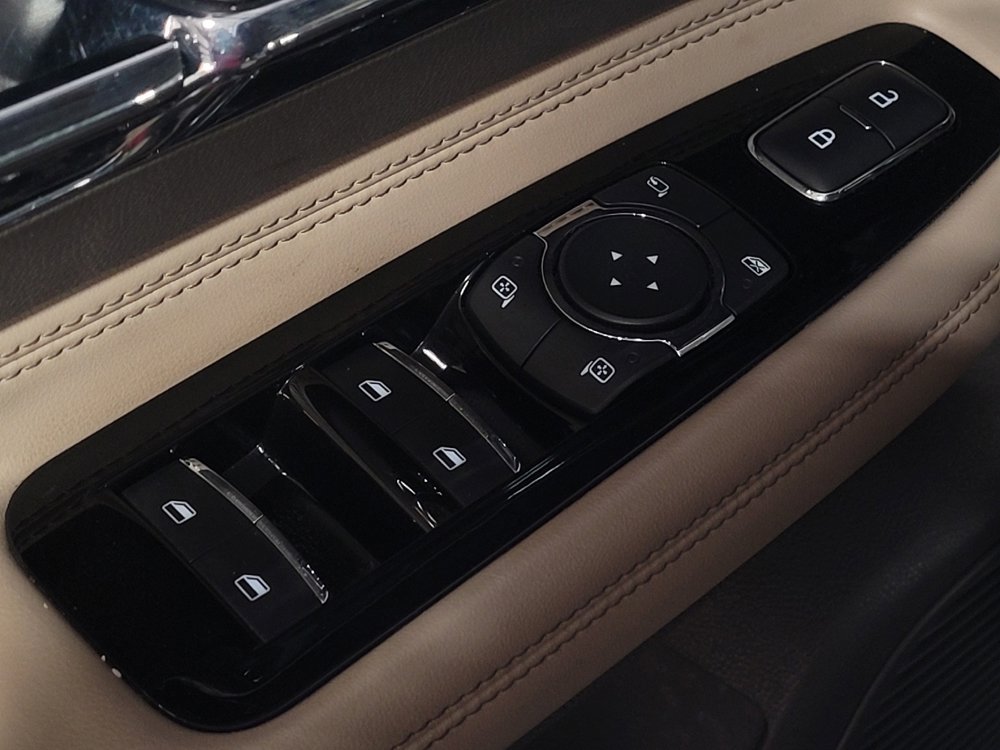 Used 2021 Lincoln Corsair FWD w/ Convenience Package image 27