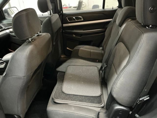 Used 2017 Ford Explorer XLT FWD image 10