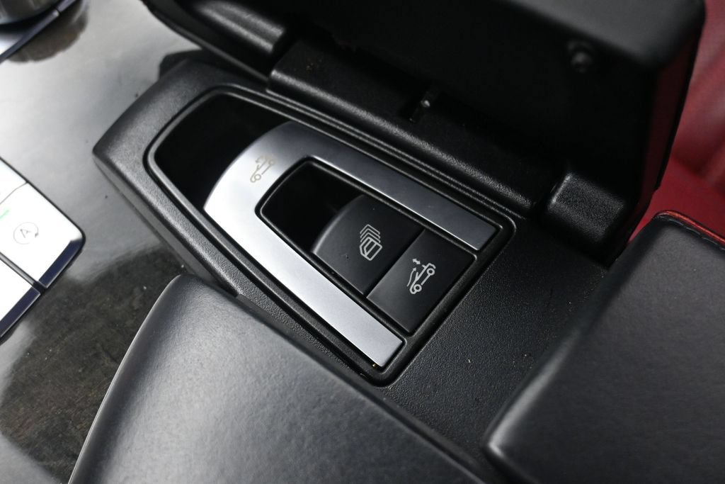 Used 2018 Mercedes-Benz SL 550 image 36