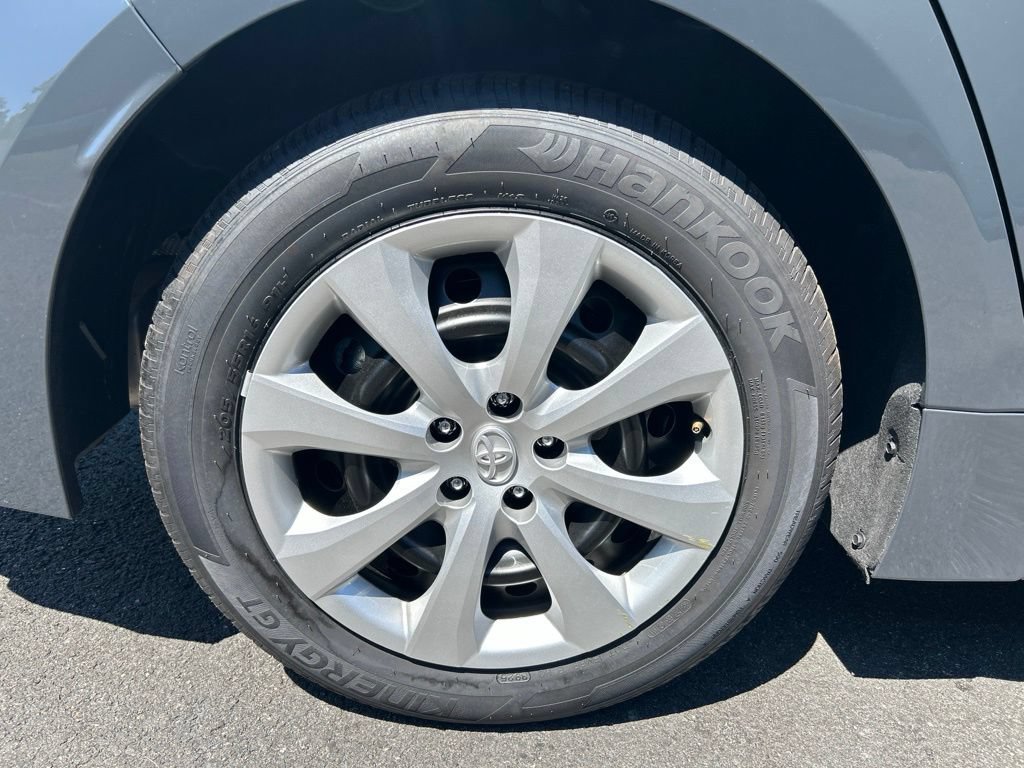 Used 2026 Toyota Corolla LE FWD image 4