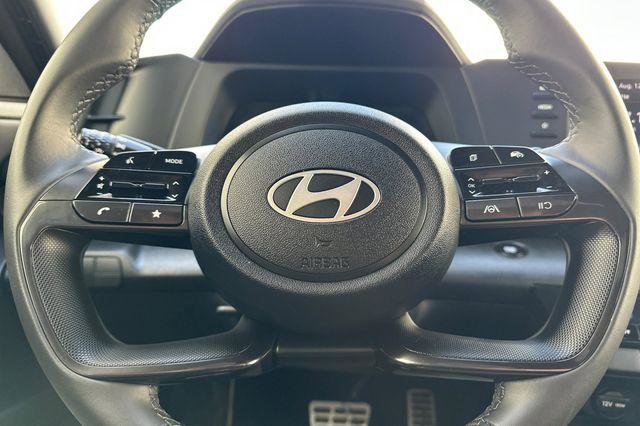 Used 2025 Hyundai Elantra Sport image 23