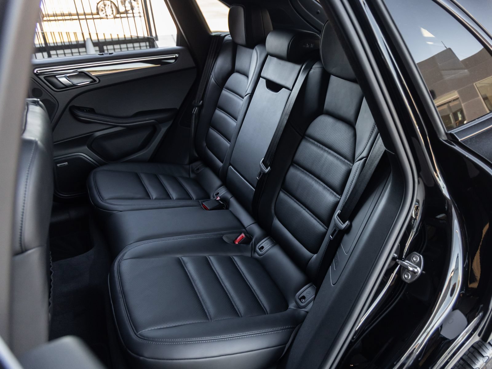 Certified 2026 Porsche Macan S AWD/4WD image 34