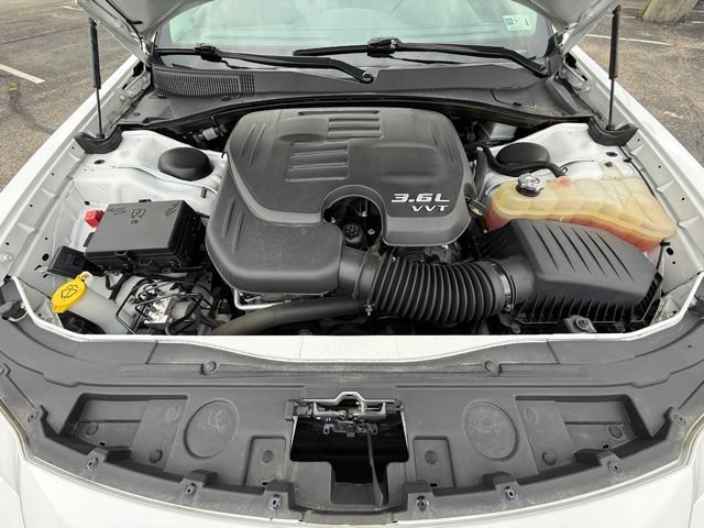 Used 2022 Chrysler 300 Touring L w/ Popular Equipment Group AWD/4WD image 30