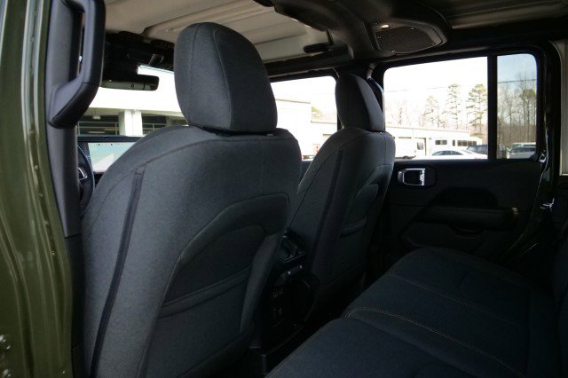 Used 2024 Jeep Wrangler Unlimited Sahara w/ Technology Group image 28