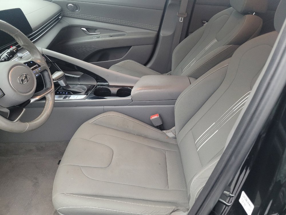 Used 2023 Hyundai Elantra SEL w/ Convenience Package image 17