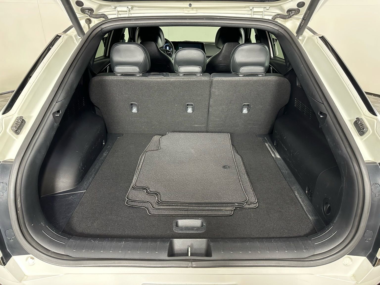 Used 2022 Kia EV6 GT-Line w/ GT-Line Suede Seat Package image 31