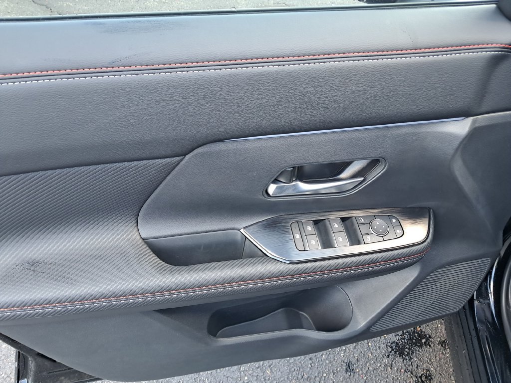 New 2026 Nissan Kicks SR FWD image 11