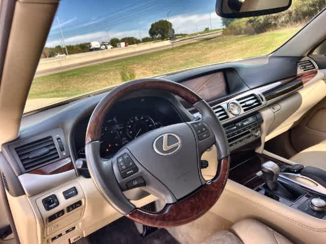 Used 2016 Lexus LS 460 w/ Comfort Package RWD image 15