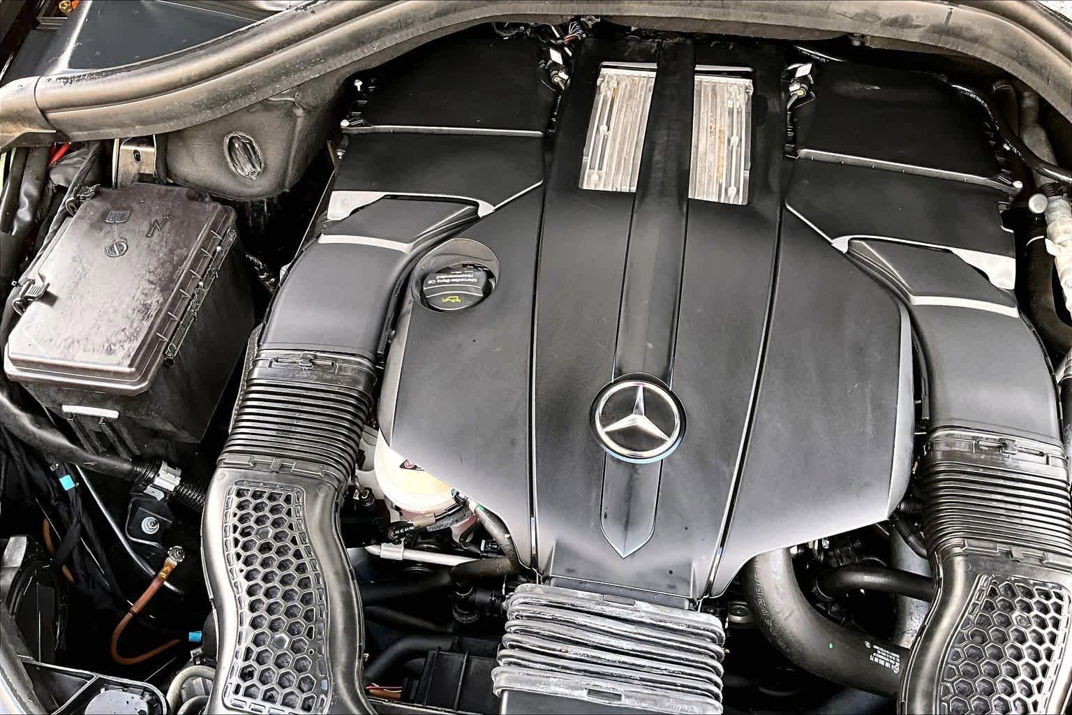 Used 2016 Mercedes-Benz GL 450 4MATIC image 33