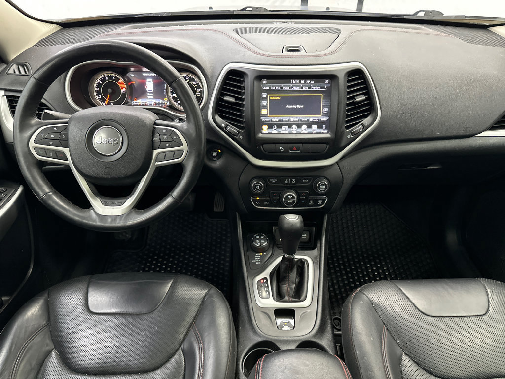 Used 2017 Jeep Cherokee Trailhawk AWD/4WD image 23