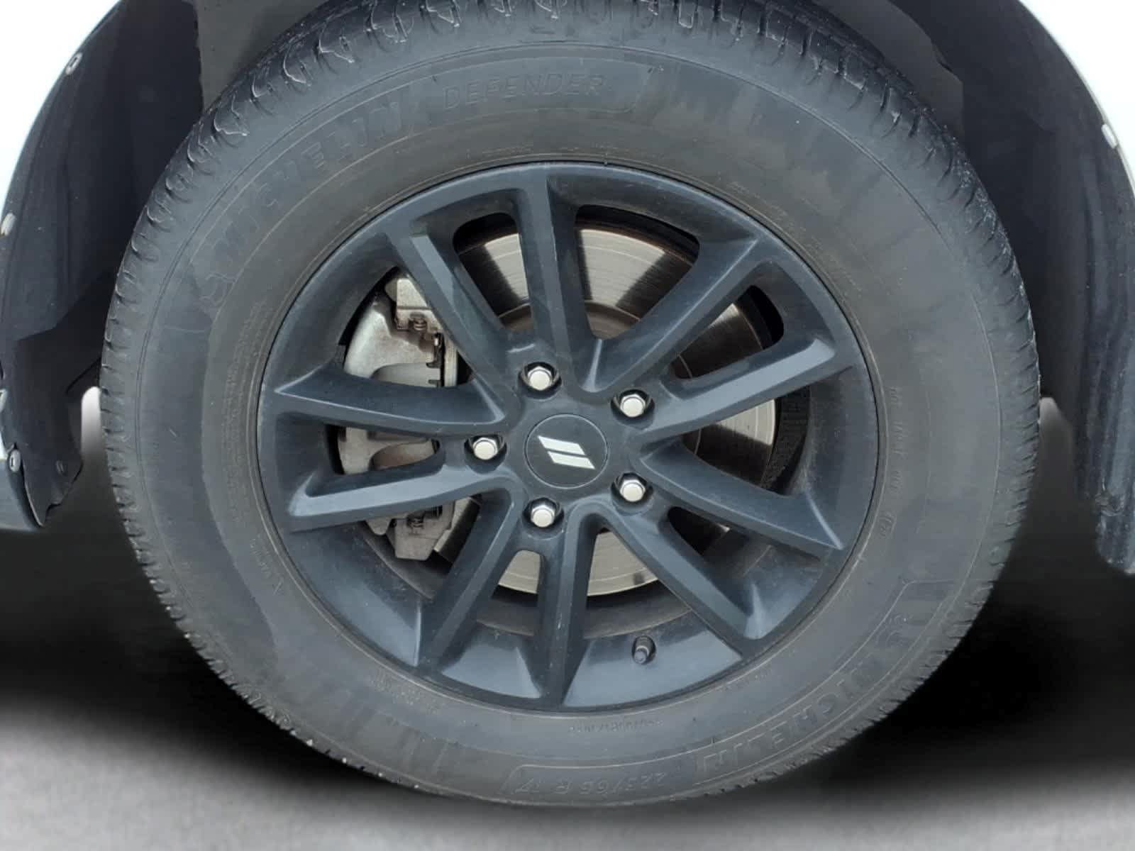 Used 2019 Dodge Journey SE w/ Blacktop Package FWD image 3