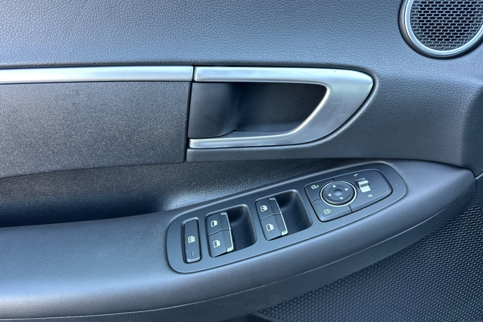 Used 2023 Hyundai Sonata SE FWD image 11