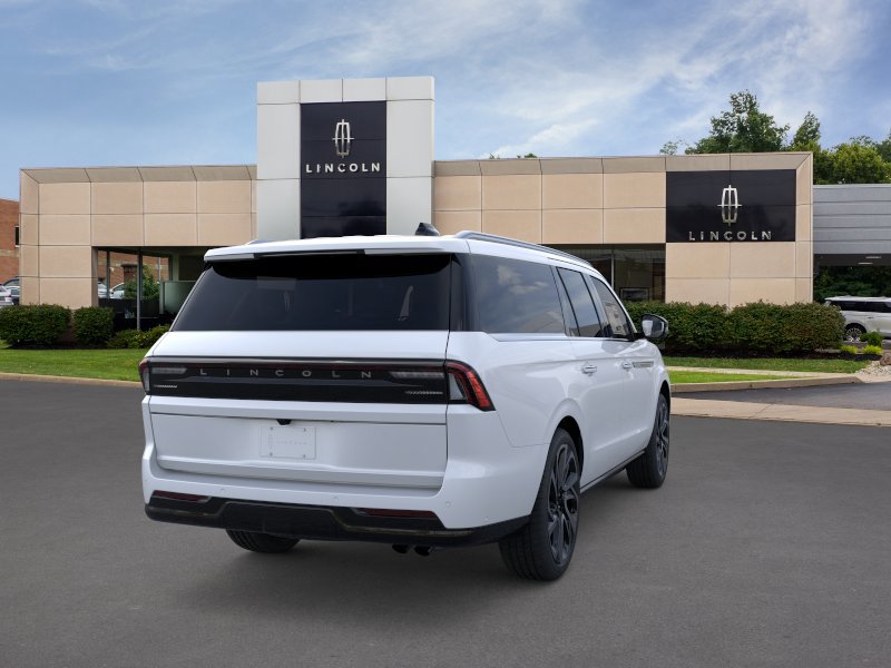 New 2026 Lincoln Navigator L Reserve AWD/4WD image 8