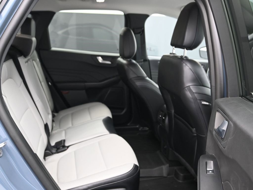 Certified 2025 Ford Escape SE w/ Class II Trailer Tow Package image 24