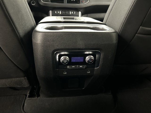 Used 2024 GMC Yukon XL SLT AWD/4WD image 26