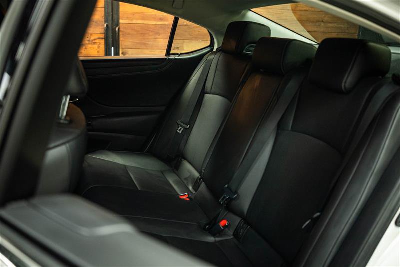 Used 2022 Lexus ES 250 w/ Premium Package AWD/4WD image 10