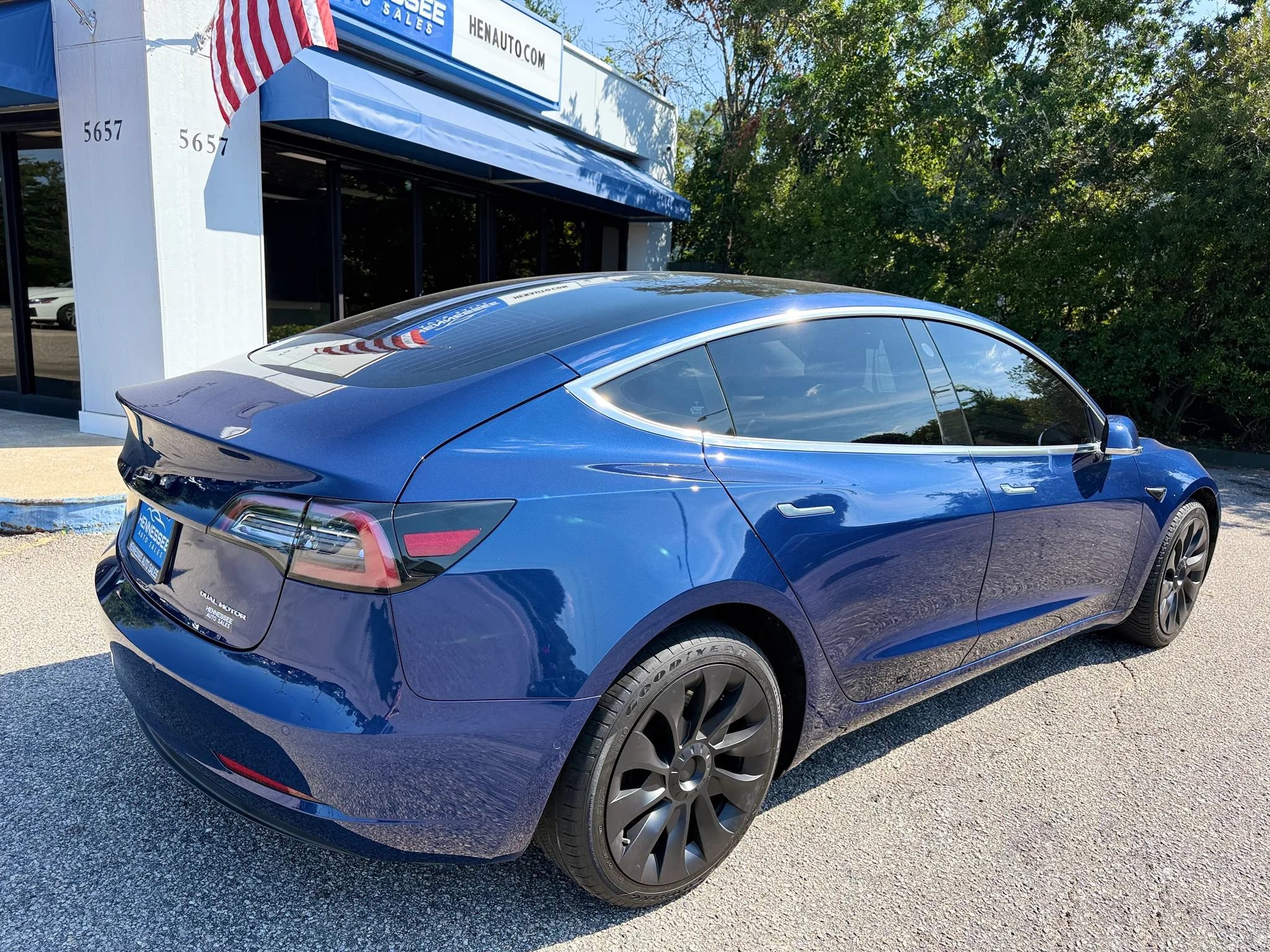 Used 2018 Tesla Model 3 Long Range AWD/4WD image 2