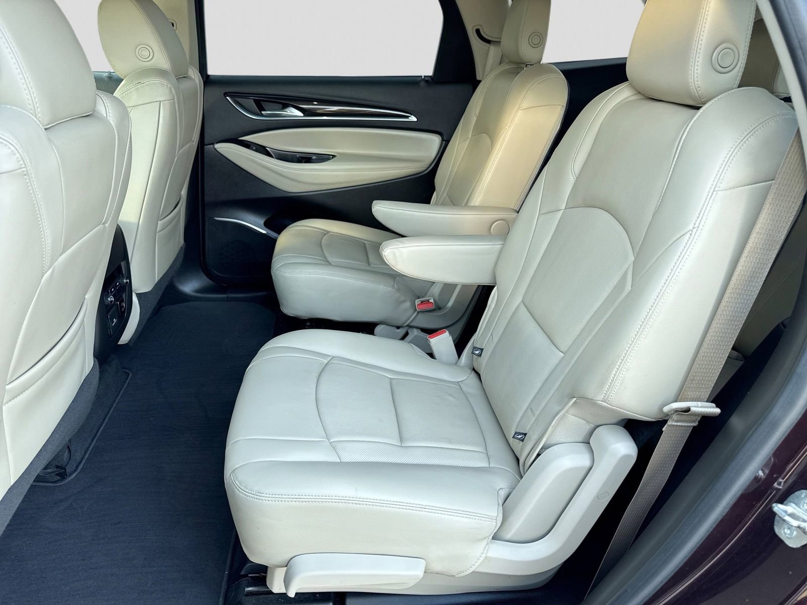 Used 2018 Buick Enclave Essence FWD image 20