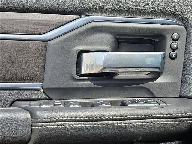 Used 2025 RAM 3500 Laramie AWD/4WD image 21