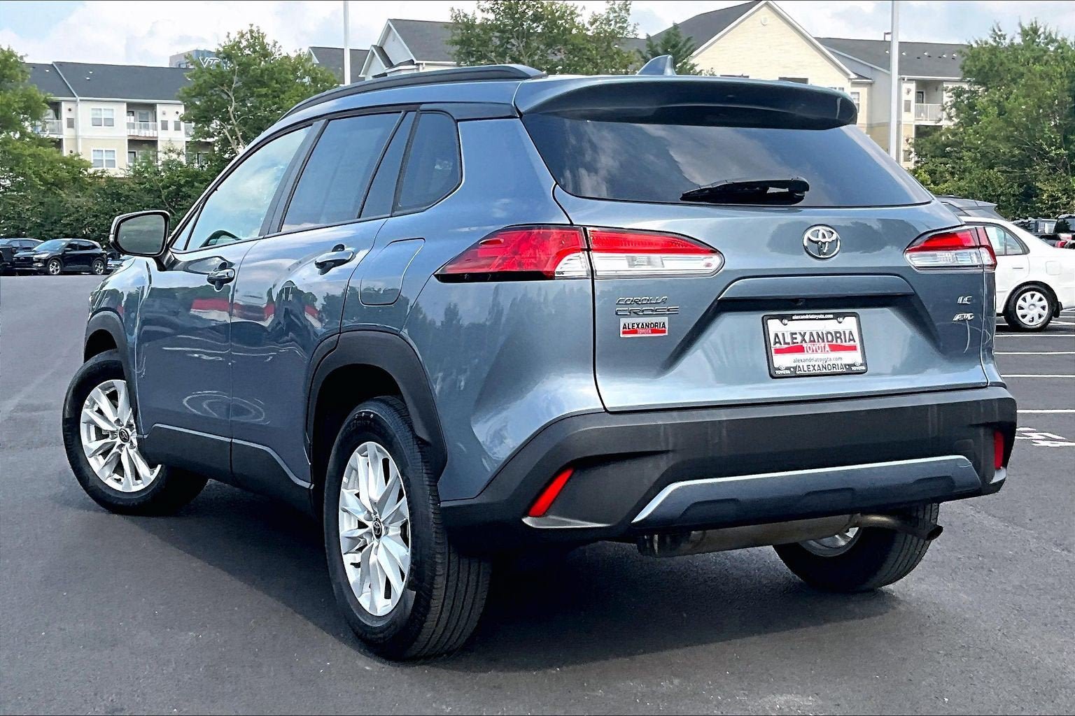 Used 2023 Toyota Corolla Cross LE AWD/4WD image 11