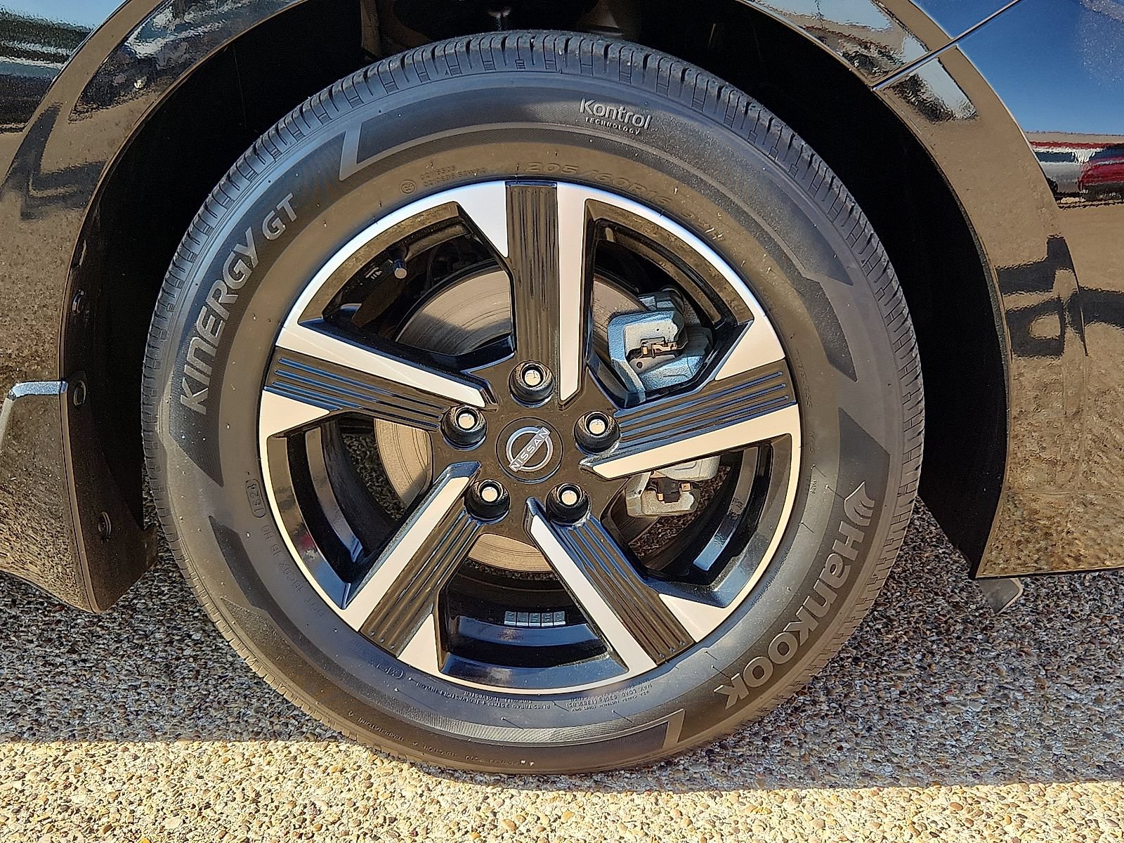 Used 2025 Nissan Sentra SV w/ All-Weather Package FWD image 7