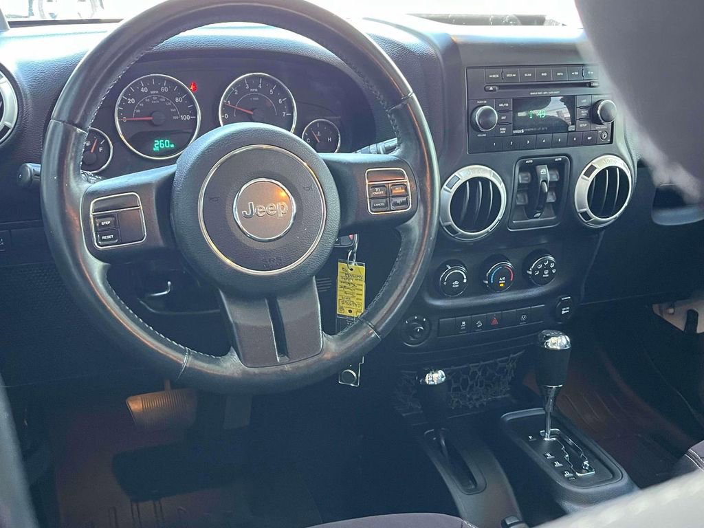 Used 2014 Jeep Wrangler Unlimited Rubicon w/ Max Tow Package AWD/4WD image 12