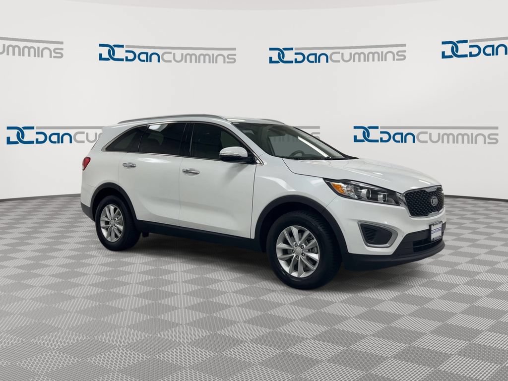 Used 2018 Kia Sorento FWD image 2