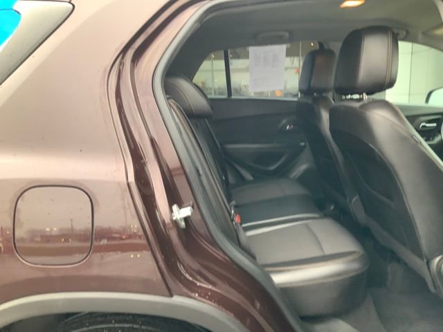 Used 2022 Chevrolet Trax LT w/ LT Convenience Package image 18