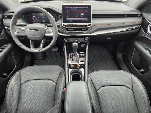 Used 2025 Jeep Compass Trailhawk w/ Trailhawk Elite Group AWD/4WD image 17